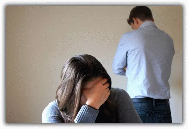 Lapel husband from wife – signs and consequences
